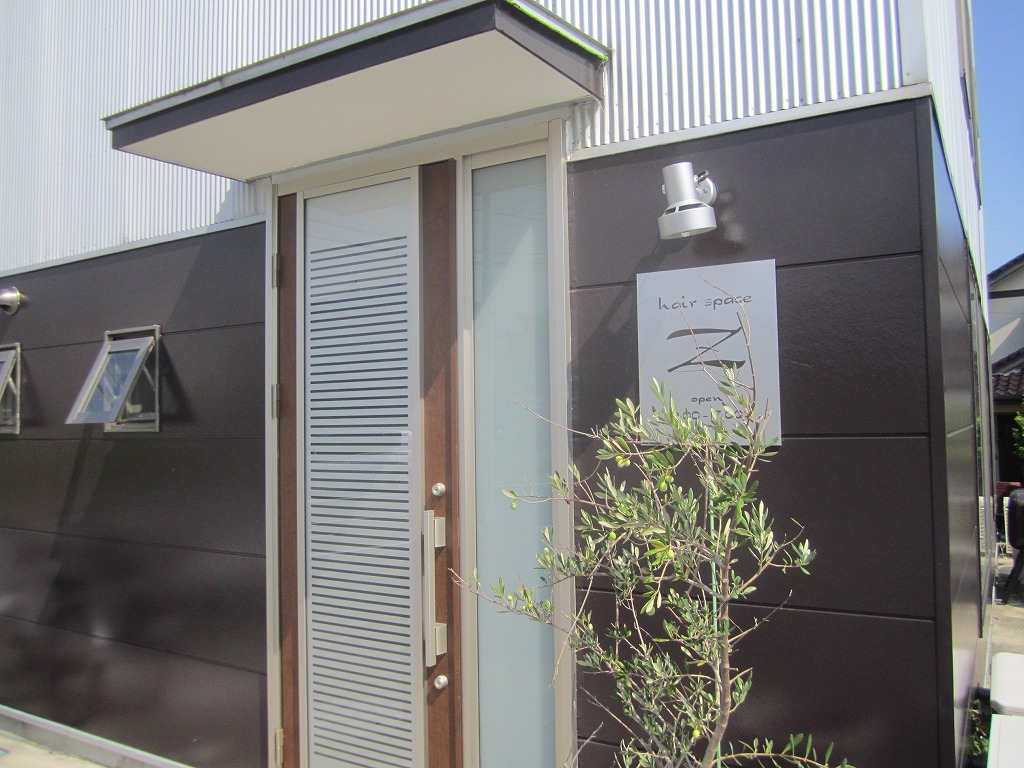 美容室ヘアースペースｚ 三重県津市一身田上津部田 リニューアル 三重県の店舗設計 店舗改装 アポア